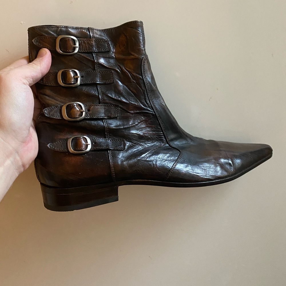 Amazing collectible pointy boots US 9 super soft